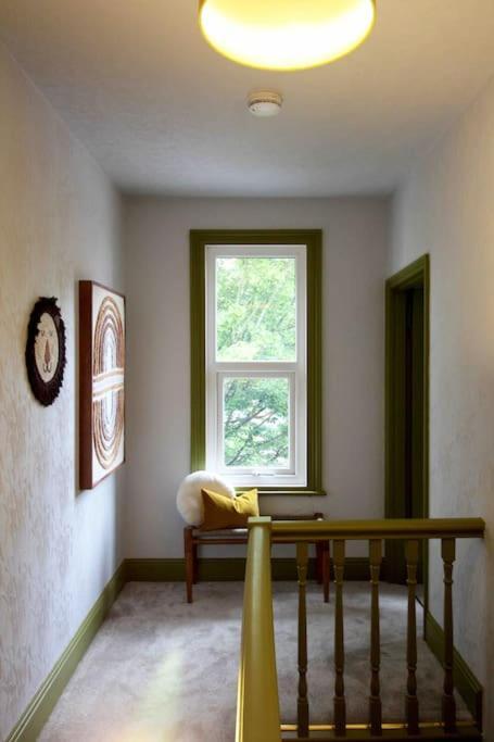 Lincoln Apartment Freshly Renovated Common Views Burton  Exterior photo